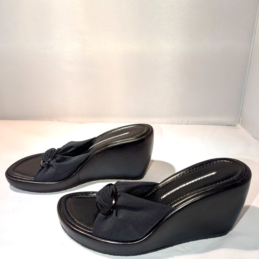 Donald J. Pliner - Black Wedges with elastic band and cute metal knot - size 6